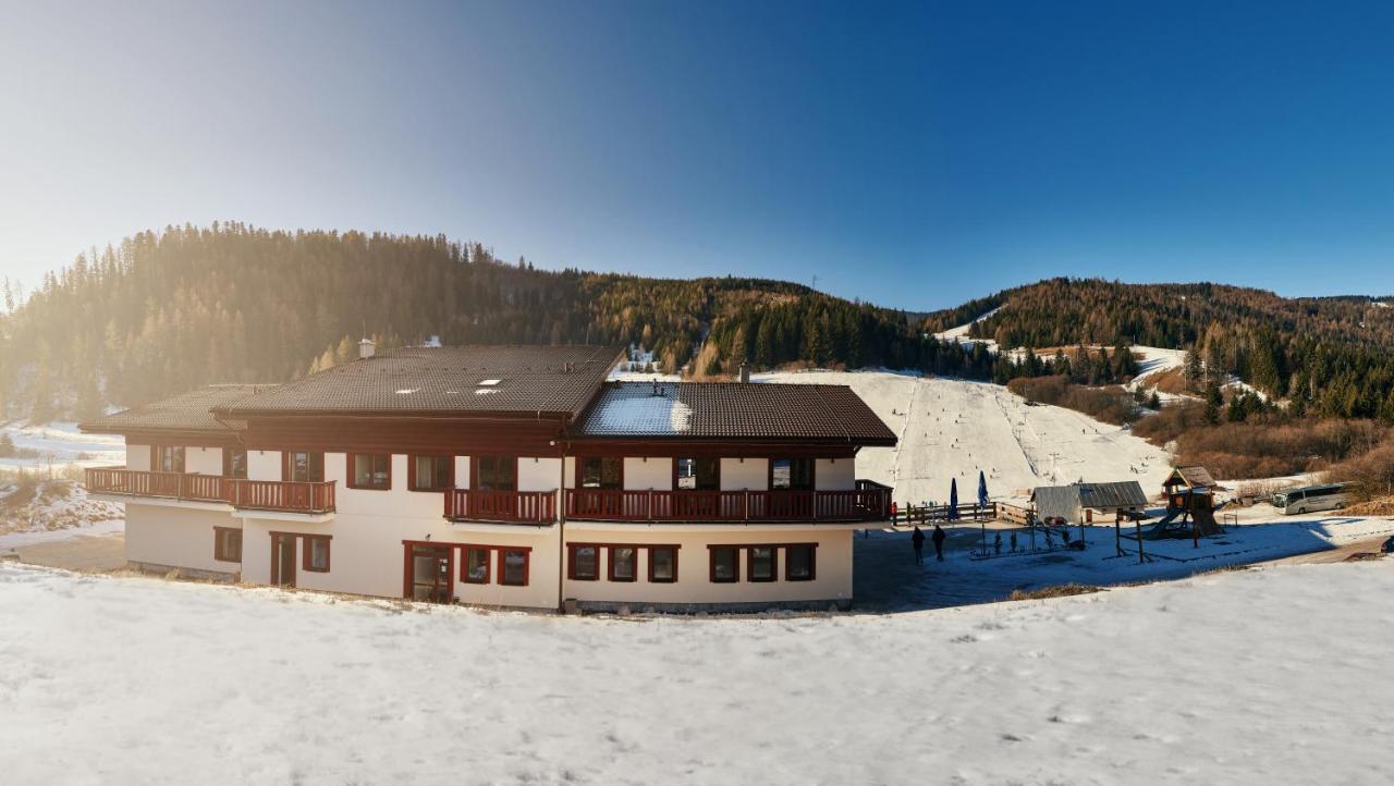 Hotel Studnicky Vernar Exterior photo